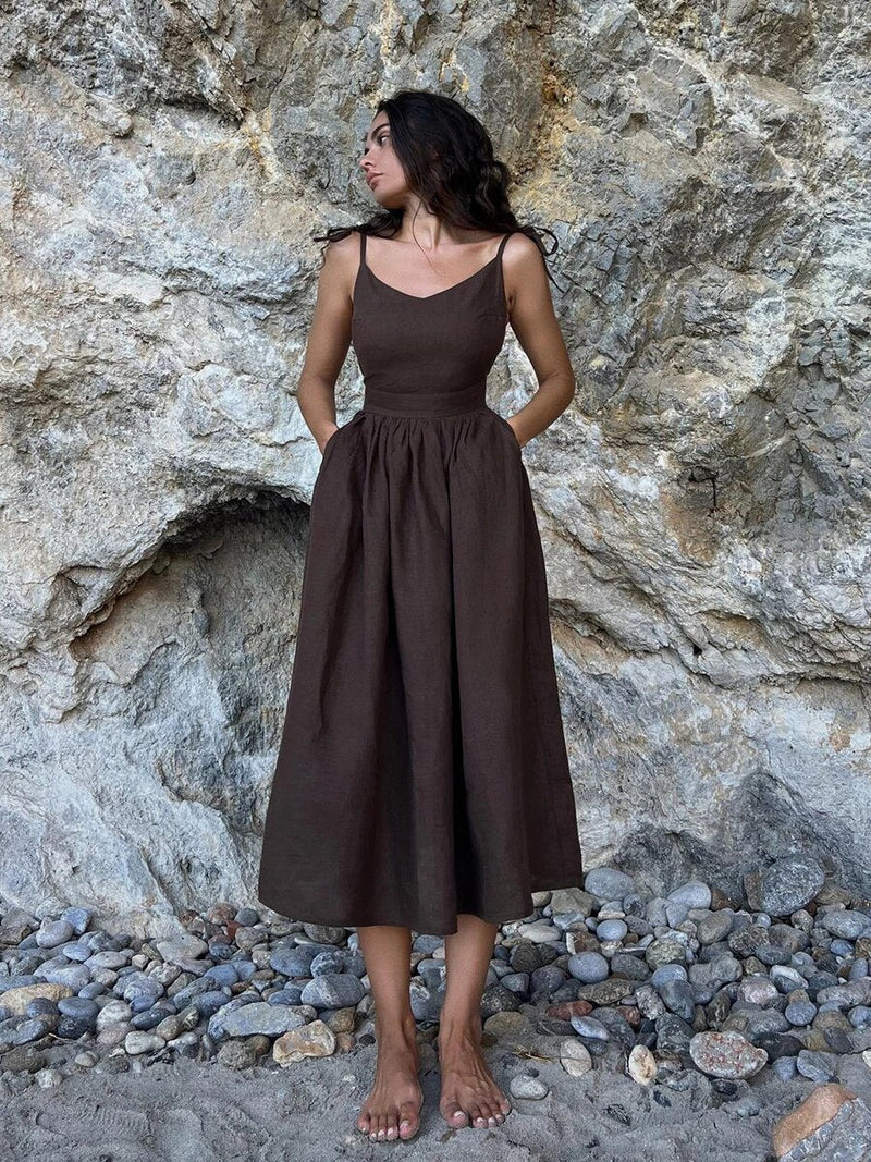 Elvire - Modisches ärmelloses Midikleid mit Spaghetti Trägern und Taschen