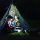 RoundGlow – Kugelförmige Hängelampe mit Drahtgestell und farbenfrohen Schmetterlingsdeko