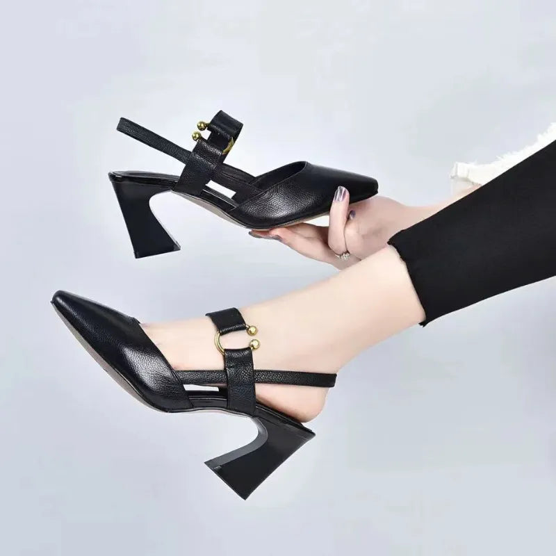 Silvana – Bequeme Schuhe mit spitzer Spitze Absatz Schnallen und rutschfester