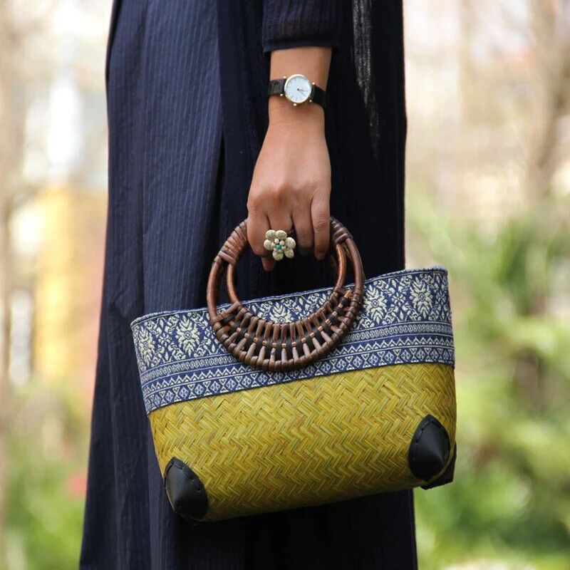 Alyssa – Handgefertigte Handtasche mit lebendigen Musterdetails und Reißverschlussfach