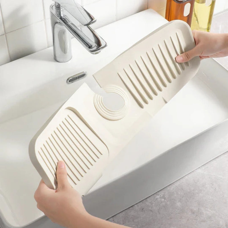 DryNest – Schnelltrocknende Wasserhahn Spritzschutzmatte für trockenere Spülbeckenbereiche