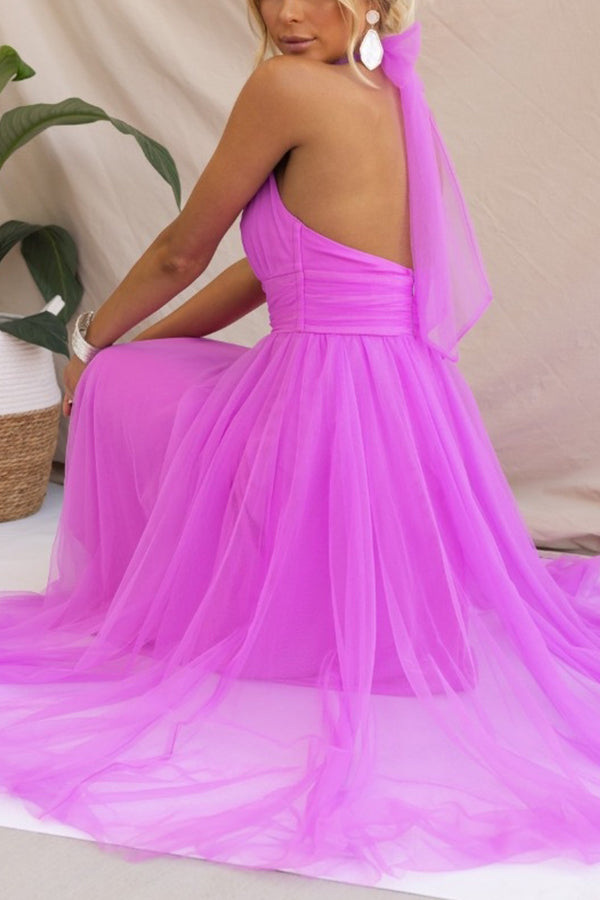 Emma – Stilvolles ärmelloses Kleid mit Neckholder für einen zeitlosen Look