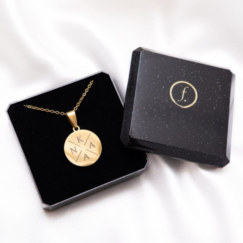 Muttertag – Herzliche Goldkette mit personalisierter Buchstabengravur