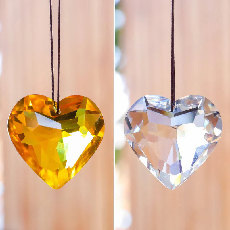 HeartGlow – Dekorativer herzförmiger Sonnenfänger mit einzigartigem Anhängerdesign