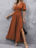 Frieda – Lässiges Kurzarmkleid mit V Ausschnitt plissierter Taille und Seitenschlitz