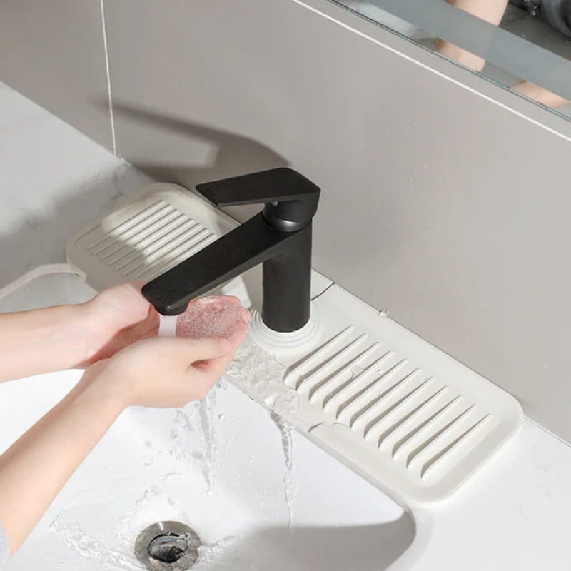 DryNest – Schnelltrocknende Wasserhahn Spritzschutzmatte für trockenere Spülbeckenbereiche