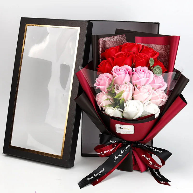 FloraBloom – Seifenblumenstrauß mit duftenden realistischen Rosen