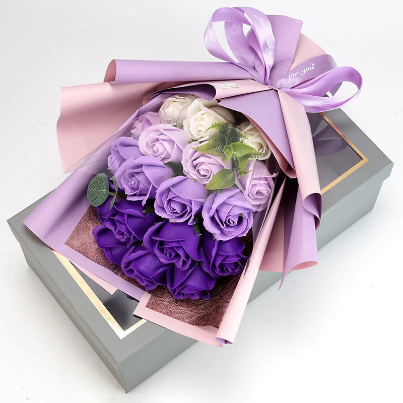 FloraBloom – Seifenblumenstrauß mit duftenden realistischen Rosen