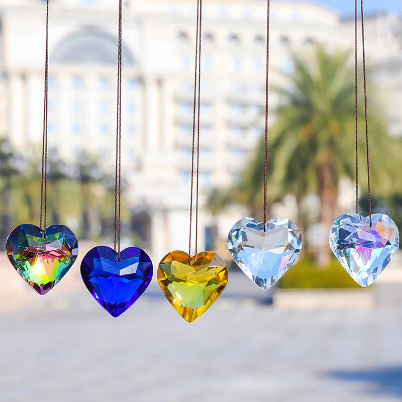 HeartGlow – Dekorativer herzförmiger Sonnenfänger mit einzigartigem Anhängerdesign