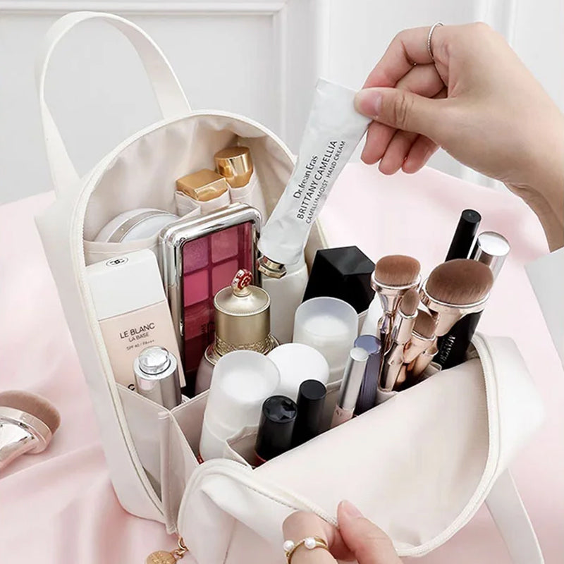 Mira – Kompakte Reisetasche mit ausklappbarem Design und Aufbewahrungsfunktion