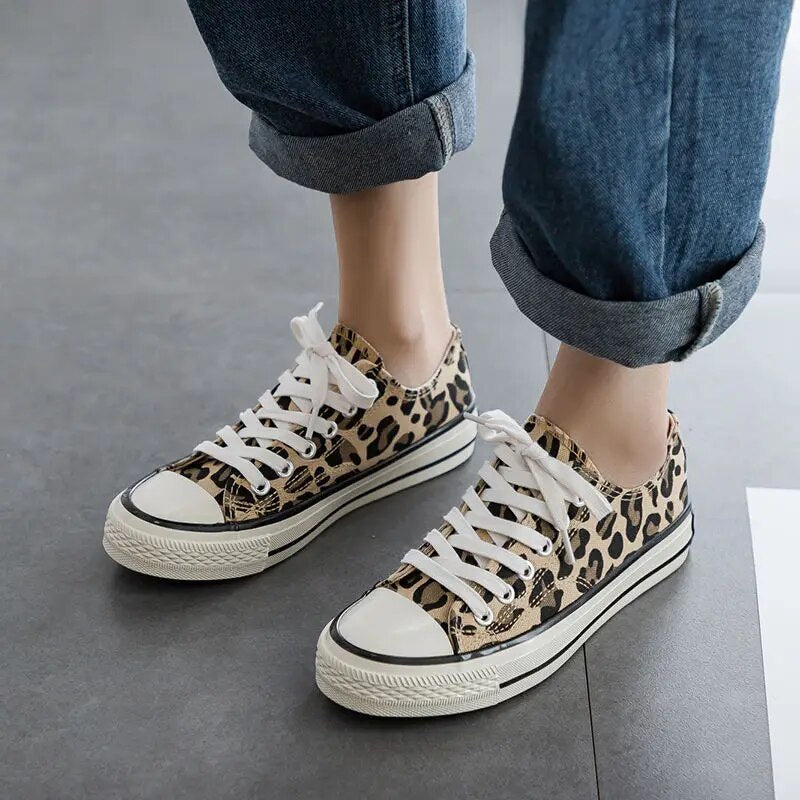 Carla - Flache Turnschuhe mit Leopardenmuster gepolstertem Komfort und rutschfester Sohle