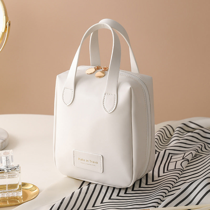 Mira – Kompakte Reisetasche mit ausklappbarem Design und Aufbewahrungsfunktion