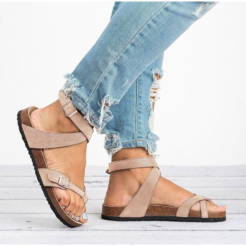 Amira – Gekreuzten Riemen Sandalen mit verstellbarer Schnalle und offener Spitze