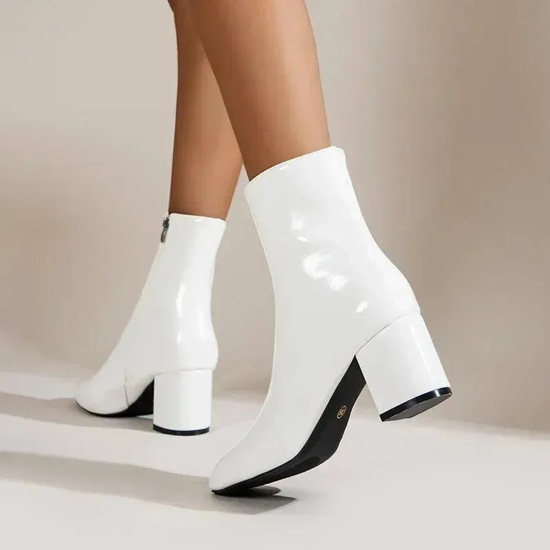 Miriam – Spitz zulaufende Stiefeletten mit seitlichem Reißverschluss und rutschfester Sohle