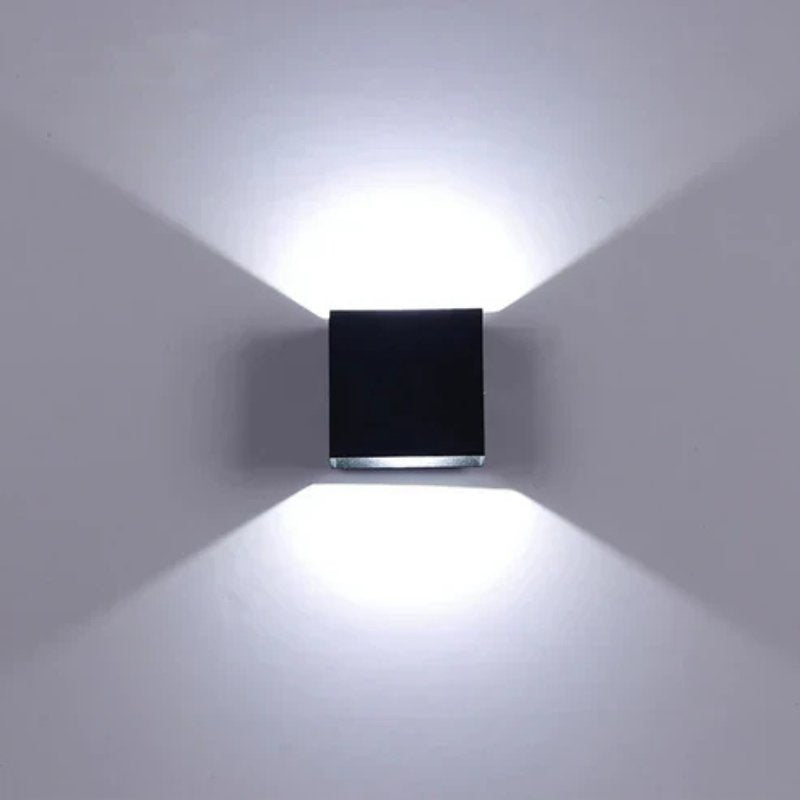 GlowEdge - Moderne quadratische Wandleuchte mit einstellbaren Licht und wiederaufladbarem Gestaltung