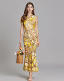 Theresa – Stilvolles Rundhalskleid mit kurzen Ärmeln und gesticktem Entwerfen