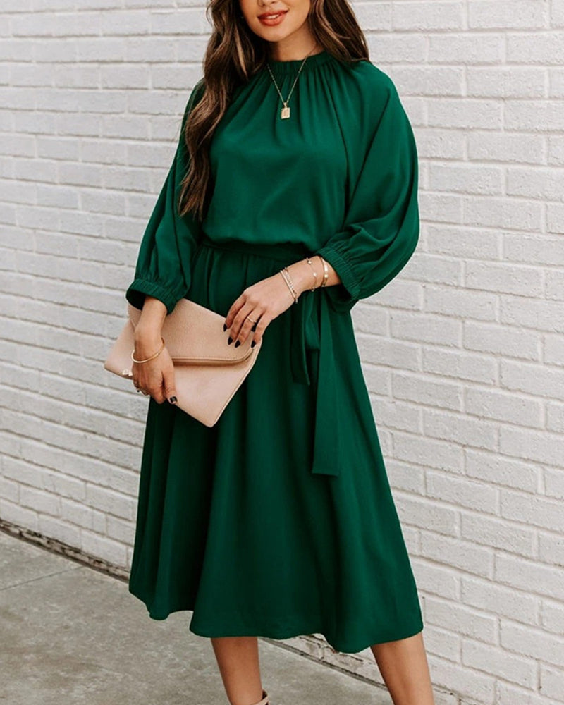 Luana - Elegantes Midikleid mit Rundhalsausschnitt und Taillengürtel für luxuriösen Stil