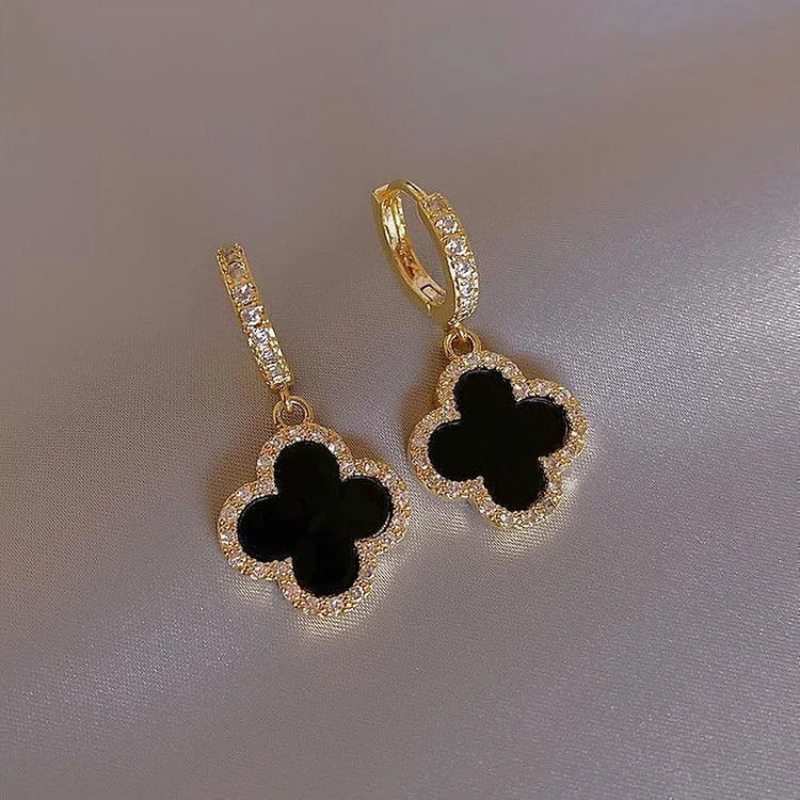 Renate – Elegante Kleeblatt Ohrstecker für einzigartigen Stil