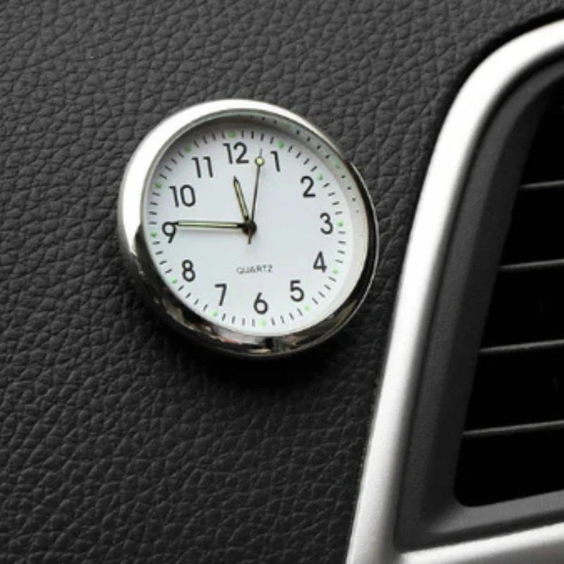 AutoTick - Mini Analoguhr mit runder Form für den Autoinnenraum