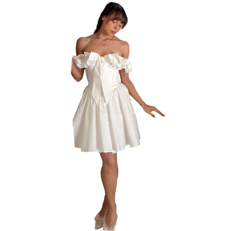 Clara – Modisches Schulterfrei Minikleid mit Schleifendesign