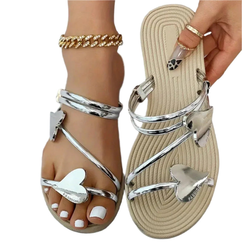 Emily – Stylische Sandalen mit herzförmigen Riemen und rutschfester Sohle