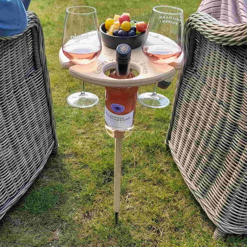 TrekTable - Faltbarer Picknicktisch mit Weinflaschen- und Glashalter