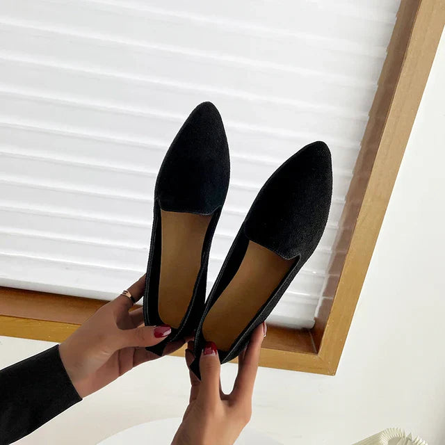Alina - Elegante spitz zulaufende flache Schuhe mit rutschfester Sohle