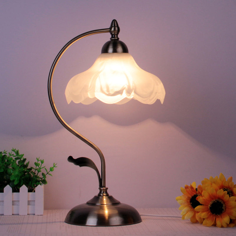 AuraLamp – Tragbare Tischlampe mit Vintage Charme