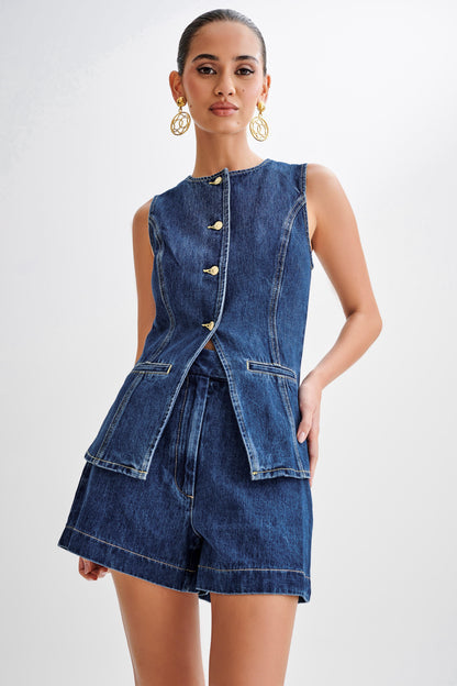 Rhea – Taillierte ärmellose Weste mit Fronttaschen und taillierten Shorts