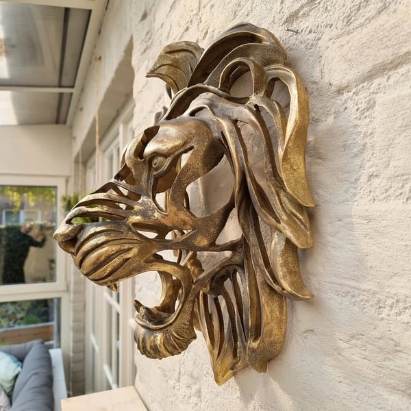 RegalRoar – Markante Löwenkopf Wandskulptur für luxuriöse Präsentation