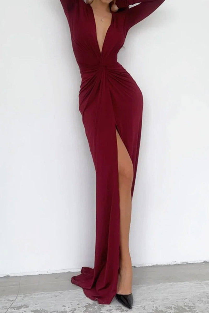 Chloé – Elegantes Plissee-Kleid mit V-Ausschnitt, schmeichelnder Silhouette und fließendem Schnitt