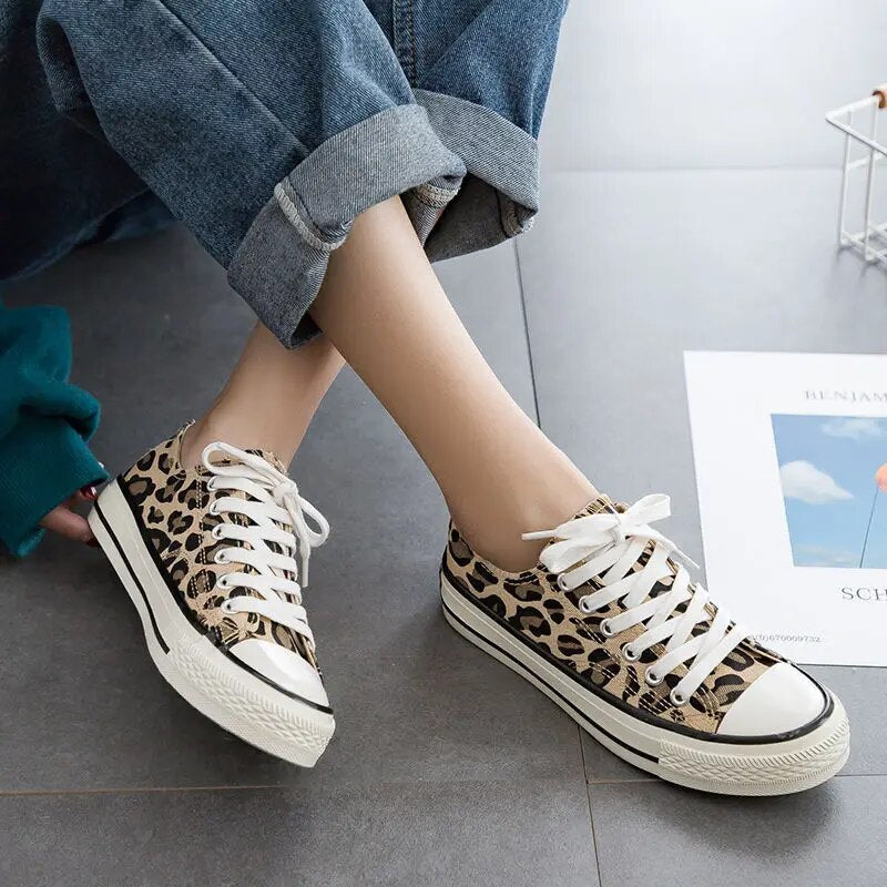 Carla - Flache Turnschuhe mit Leopardenmuster gepolstertem Komfort und rutschfester Sohle