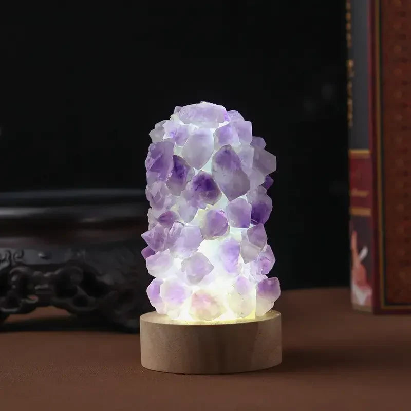 AuraLight – Amethystlampe mit sanftem Ambientelicht für eine entspannte Wohnatmosphäre