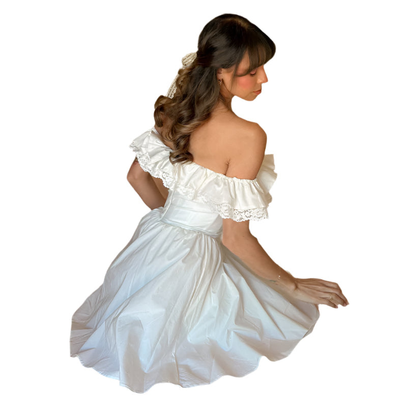 Clara – Modisches Schulterfrei Minikleid mit Schleifendesign