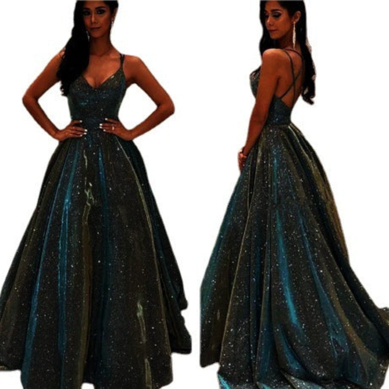 Emma - Modisches Kleid mit tiefem V Ausschnitt und Spaghettiträgern