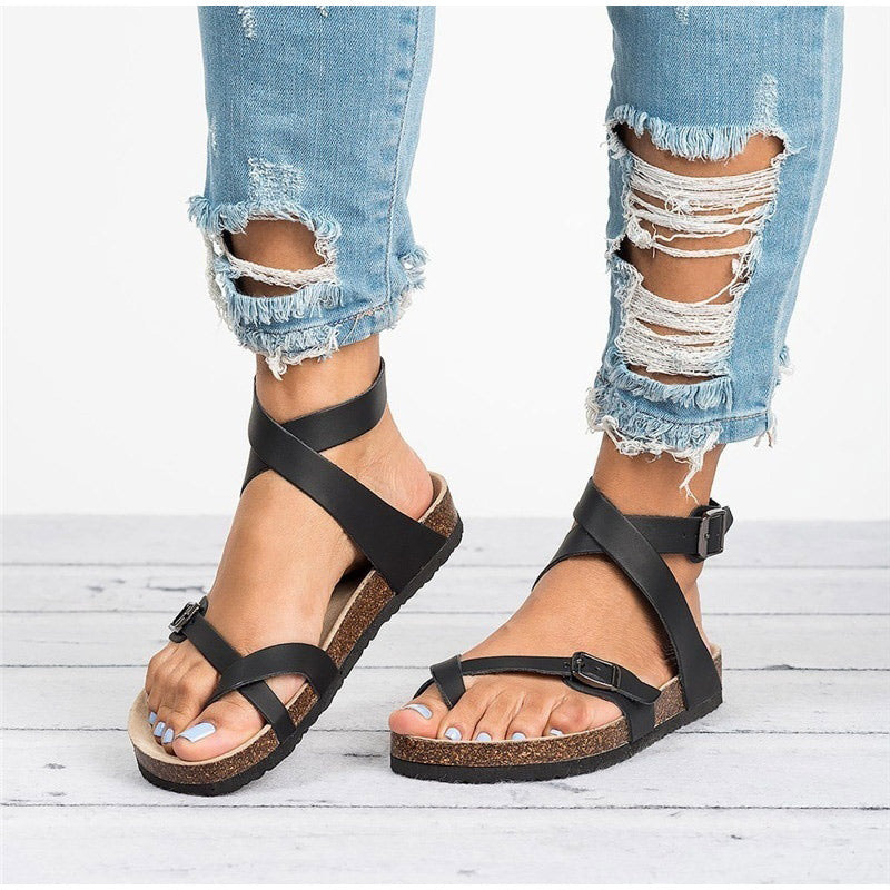 Amira – Gekreuzten Riemen Sandalen mit verstellbarer Schnalle und offener Spitze