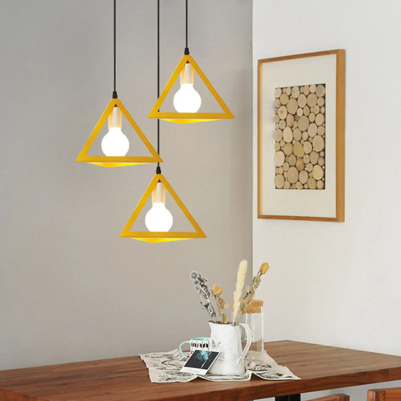 ForgeGlow – Pendelleuchte mit Vintage inspiriertem Dreiecksdesign