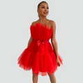 Emma – Stilvolles trägerloses ärmelloses Minikleid mit mehrlagigem ausgestelltem Rockdesign