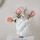 VeraForm – Herzförmige Vase mit skulpturalem Entwerfen für moderne Wohnakzente