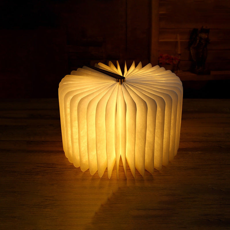 GlowFold – Faltbare LED Lampe in Buchform mit RGB Beleuchtung