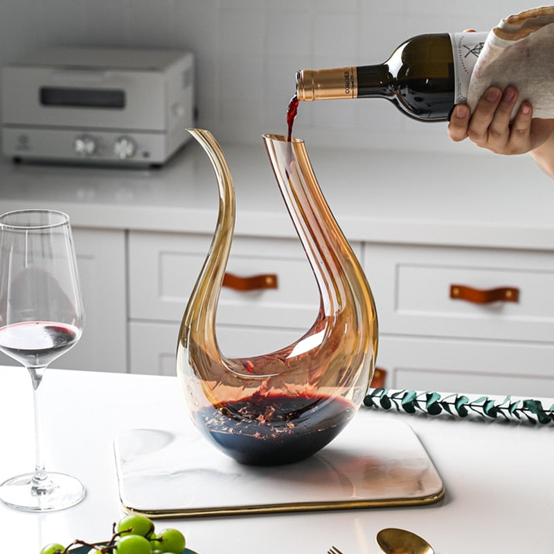 VinoNest – U förmiger Glasdekanter mit sanftem Durchfluss und modernem Entwerfen