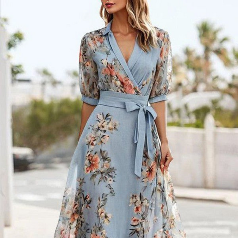 Mira – Maxikleid mit V Ausschnitt Blumenmuster und kurzen Ärmeln