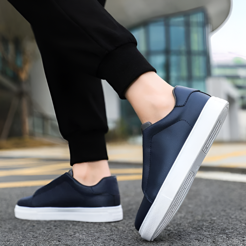 Sebastian – Lässiger flacher Sneaker mit rutschfester Sohle