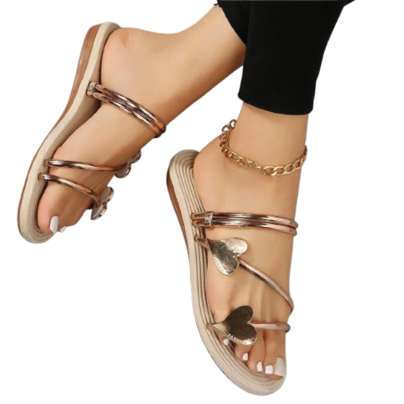 Emily – Stylische Sandalen mit herzförmigen Riemen und rutschfester Sohle