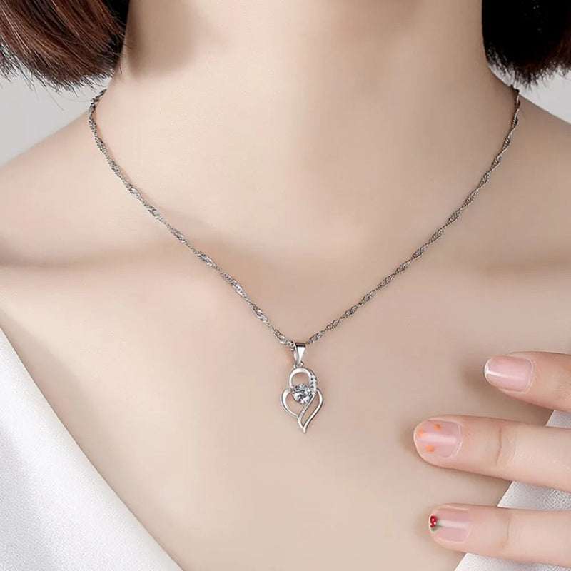 Alina – Luxus Anhänger Halskette mit verstellbarer Kette und einzigartigem Entwerfen