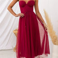 Bente – Modisches rückenfreies Maxikleid mit Spaghettiträgern für einen einzigartigen Look
