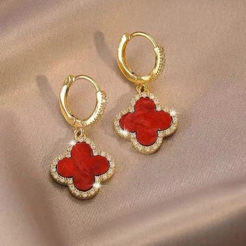 Renate – Elegante Kleeblatt Ohrstecker für einzigartigen Stil