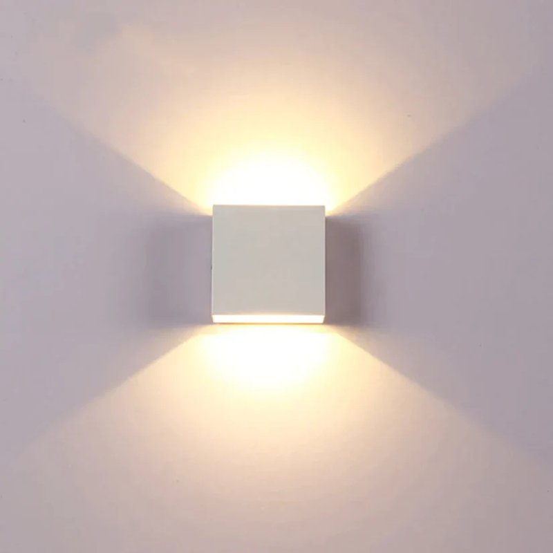 GlowEdge - Moderne quadratische Wandleuchte mit einstellbaren Licht und wiederaufladbarem Gestaltung