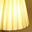 AstralBeam – Einzigartige Tischlampe mit Empire-Schirm und Zugkette