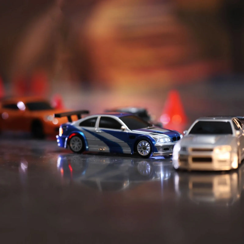 ZoomTrek – Mini Allrad Driften Fernsteuerungs-Hochgeschwindigkeitsrennauto